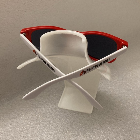 NWOT - Carnival Players Club Premier Cruises Tinted Plastic Sunglasses - Picture 3 of 13
